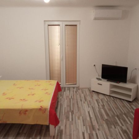 Studio Apartman Matkovic イモツキ エクステリア 写真